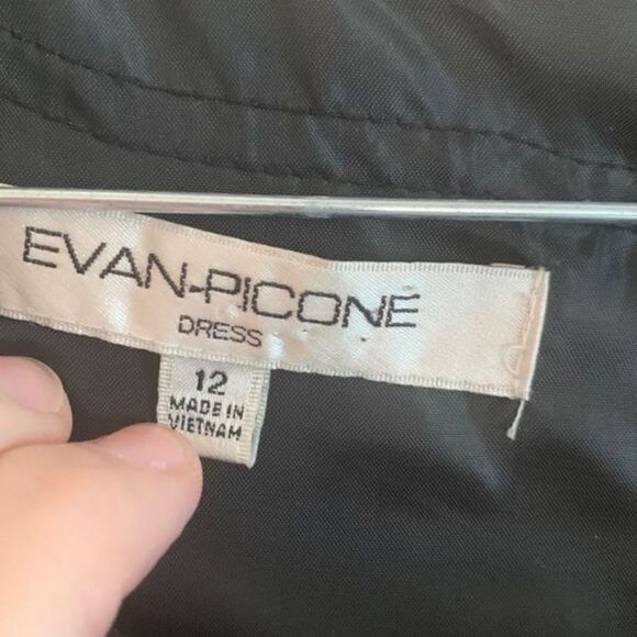 Beautiful Evan Picone Dress black and patterned sleeveless - Picture 5 of 8